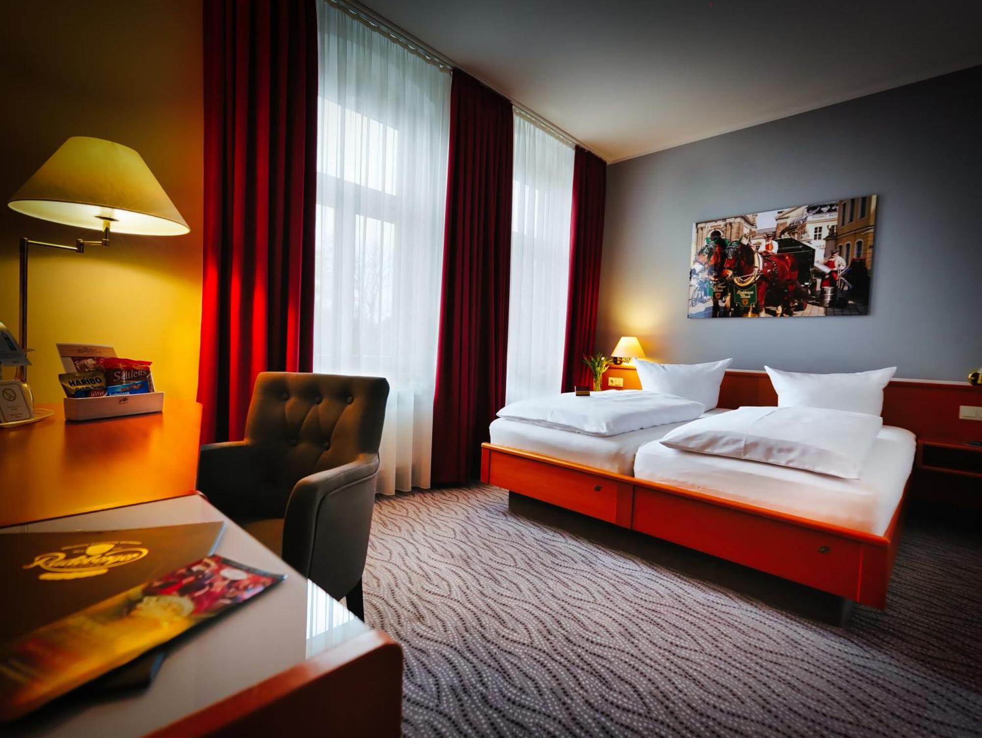 Hotel Kaiserhof ラーデベルク エクステリア 写真