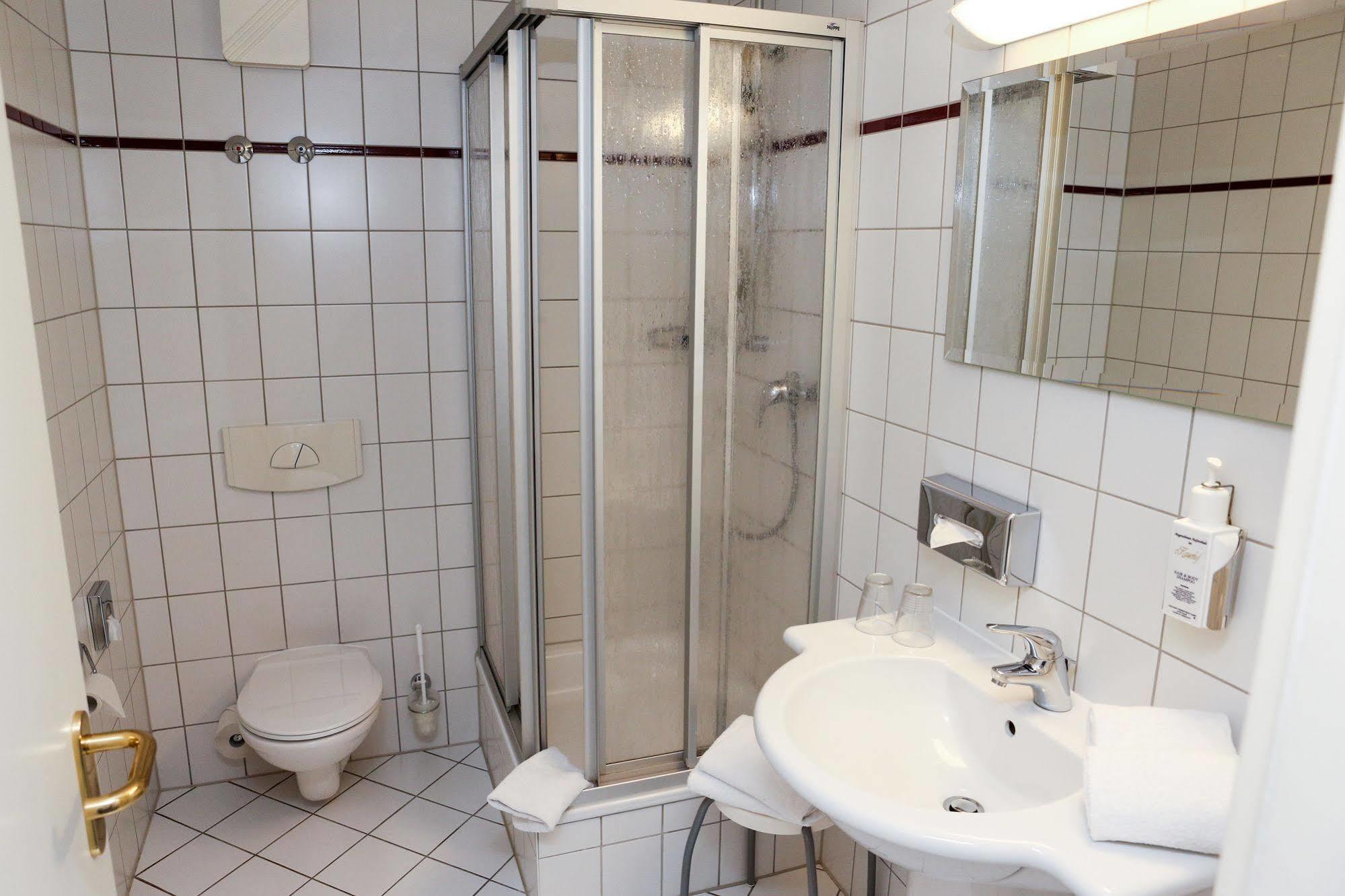 Hotel Kaiserhof ラーデベルク エクステリア 写真