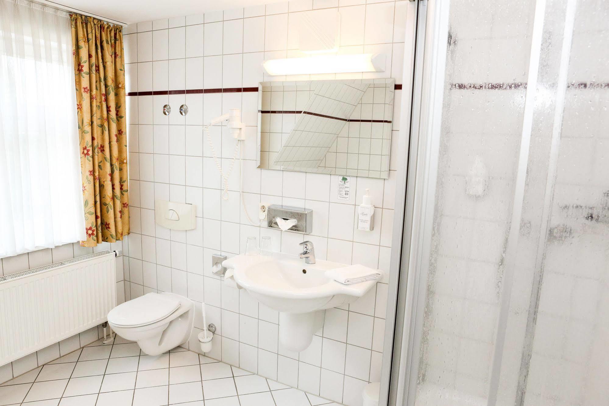 Hotel Kaiserhof ラーデベルク エクステリア 写真