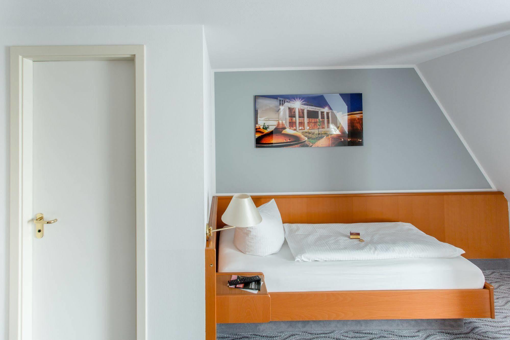 Hotel Kaiserhof ラーデベルク エクステリア 写真