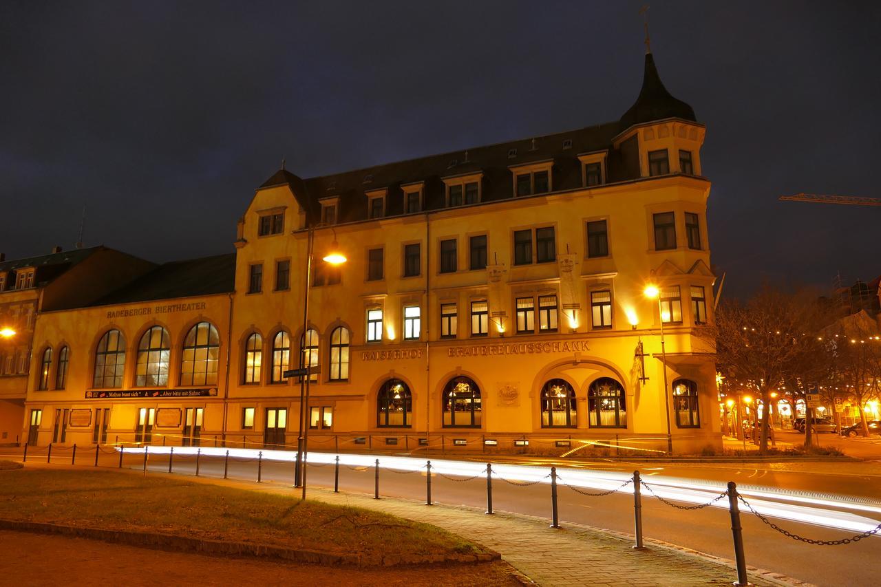 Hotel Kaiserhof ラーデベルク エクステリア 写真